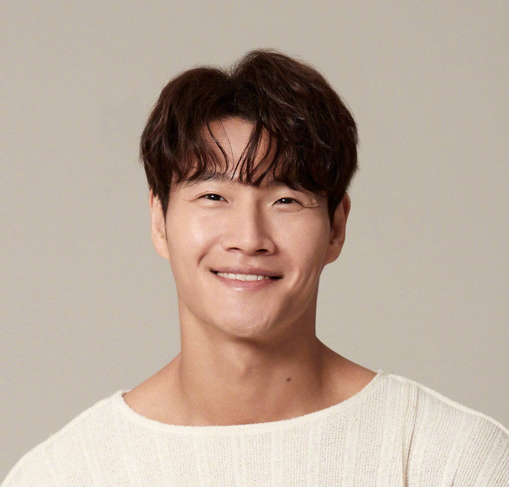 金钟国今天举办婚礼,刘在石担任婚礼司仪,但婚礼不允许进行拍摄