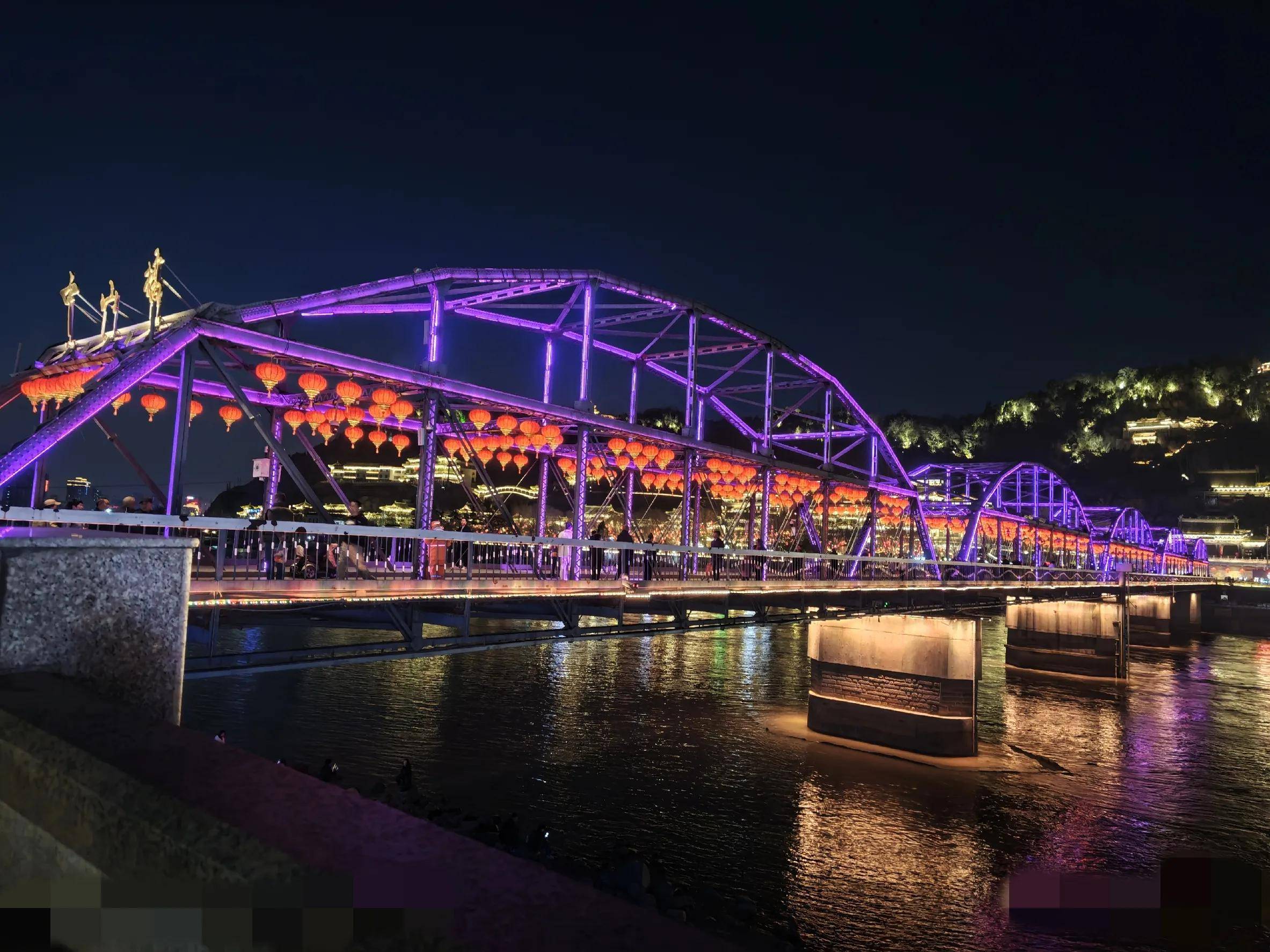 2,中山桥"天下黄河第一桥"中山桥是兰州市地标,也是中国近代桥梁建造