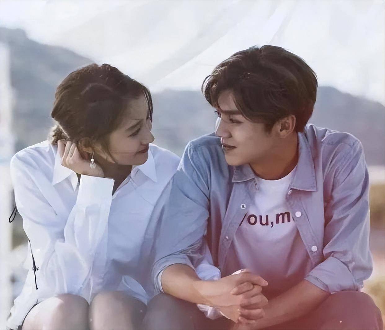 有一种"反噬"叫鹿晗和关晓彤,官宣7年后,善恶报应都应验了