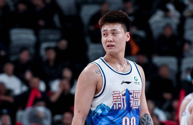 新疆男篮送走赵睿，内线再添218厘米大外援引争议