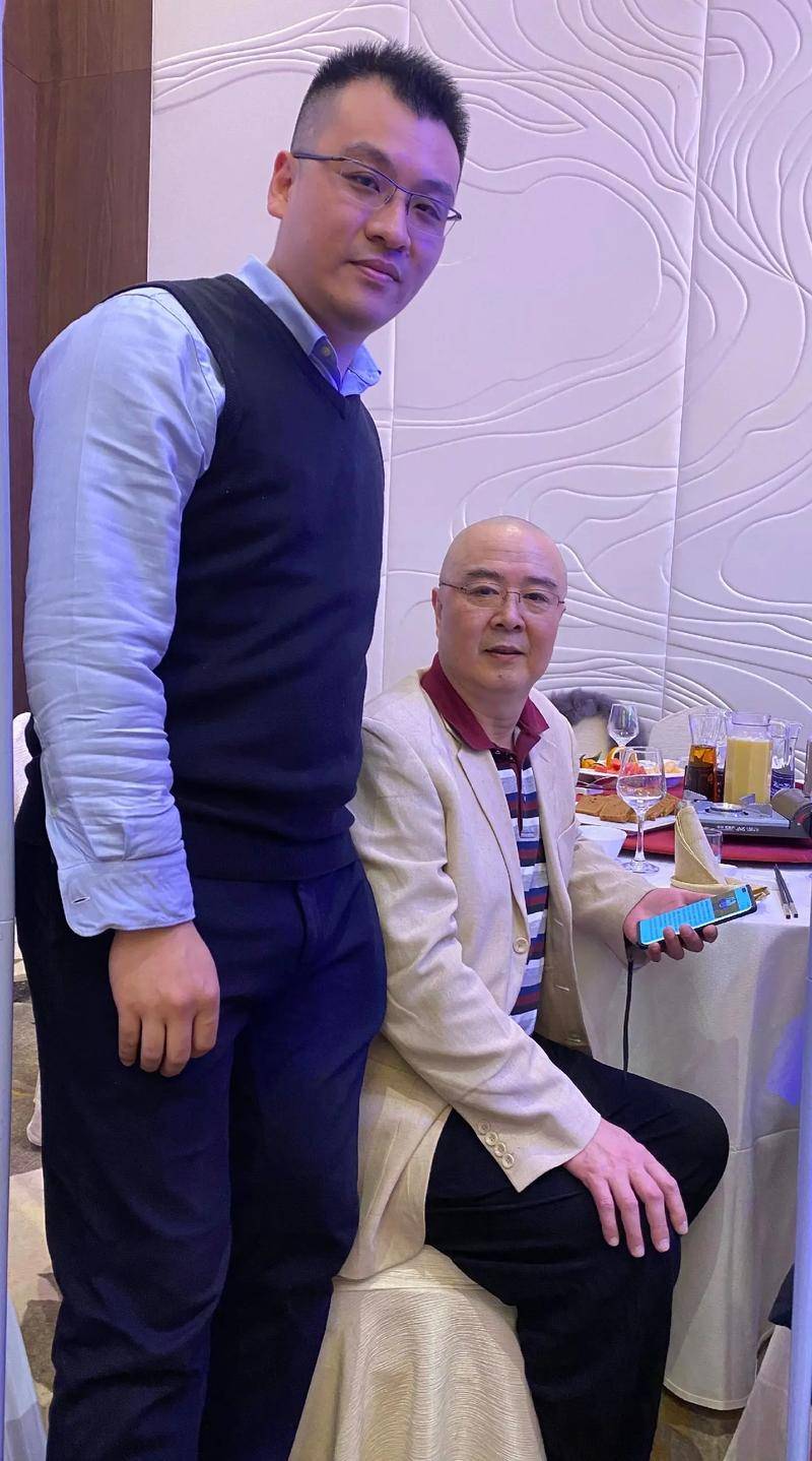 原创徐少华娶了导演妻子婚后生一女如今咋样了