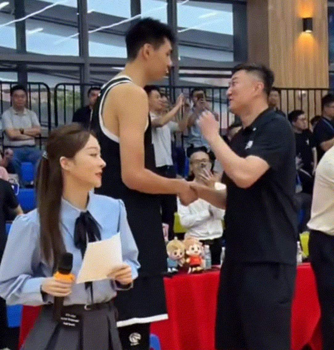 师徒没有隔夜仇，徐昕杜锋解开冲突心结，朱芳雨发声许下重要承诺