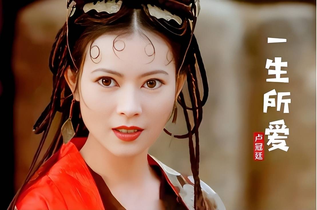 但蓝洁瑛出名并不仅仅得益于靓丽外形,还有那件臭名昭著的演艺圈大佬