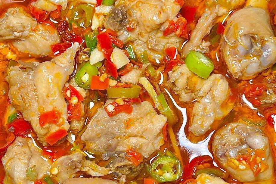 手把手教你秋冬必吃菜品——剁椒蒸鸡,香香辣辣巨下饭!_口感_双椒鸡_调料