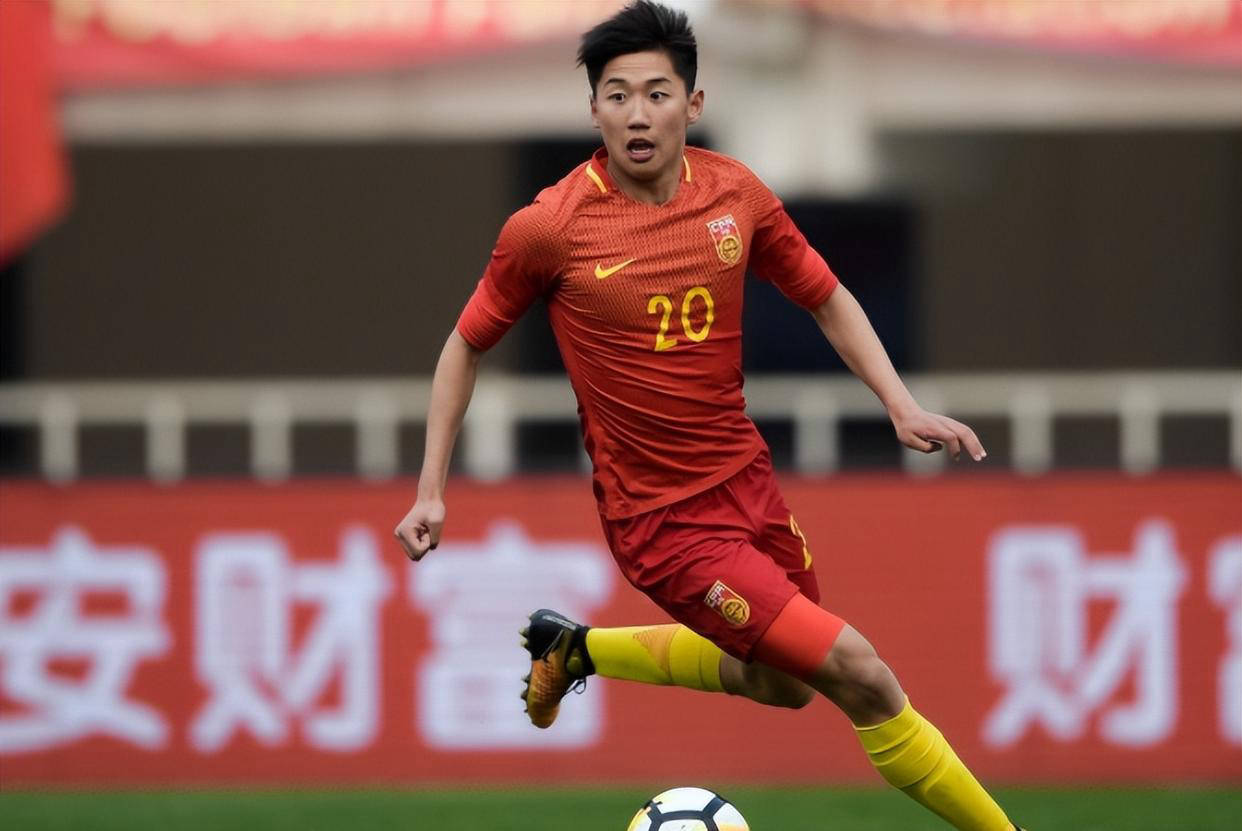 喜讯！两位中国男足国脚提前征服德甲球队，正式签约合同，一位来自鲁能