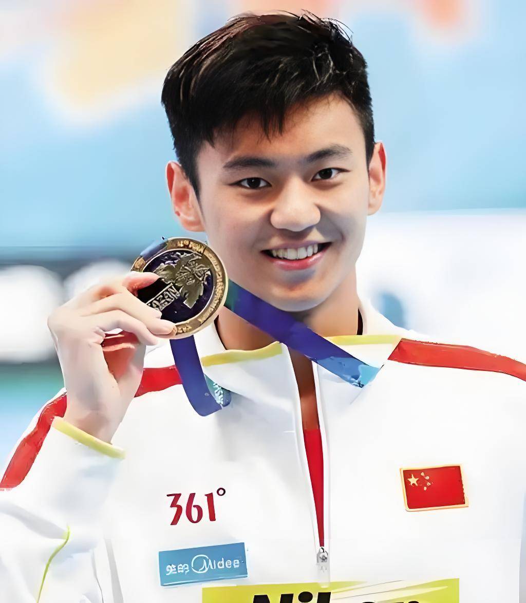 宁泽涛:草原上秀蒙古舞,他被内耗毁了,越来越像印小天