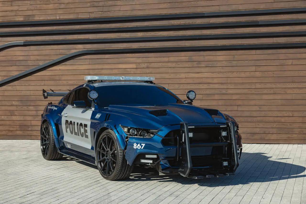 从银幕反派到收藏圣物,《变形金刚》里的霸天虎警车想要吗?