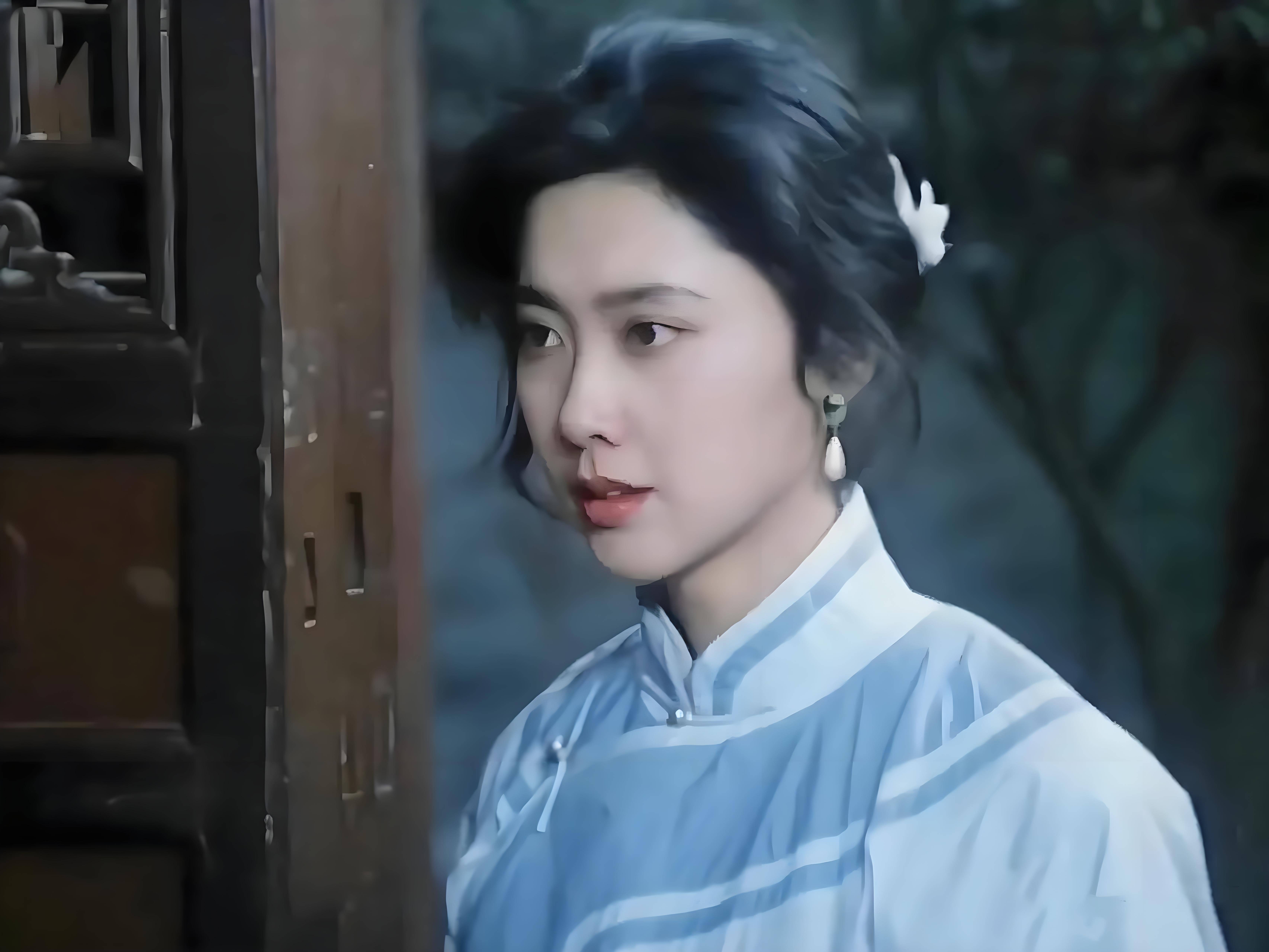 1983年,朱琳在电视剧梨园传奇中出色地演绎了女主角花想容一角,赢得