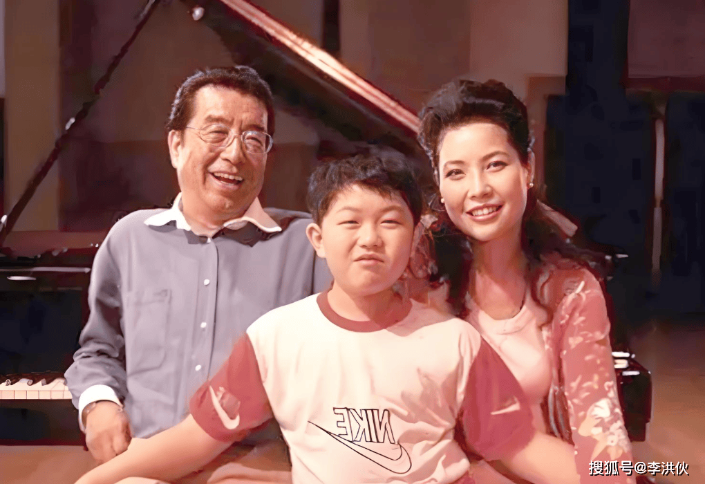 86岁李双江和小27岁妻子近照曝光,两人感情甜蜜,儿子成唯一心病