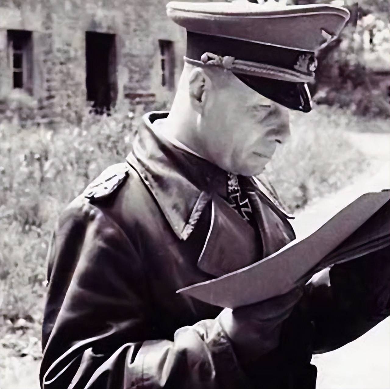 隆美尔之子谈父亲自尽:只给10分钟和家人告别,心甘情愿喝下毒药