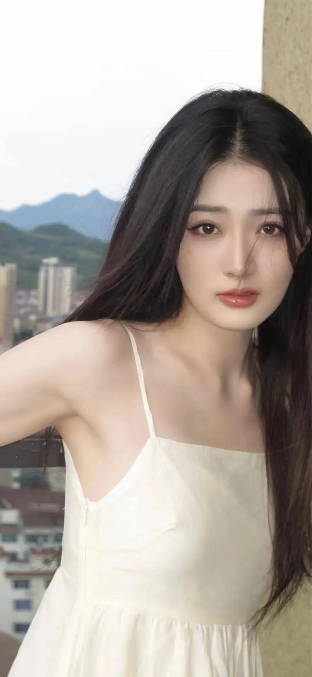 徐璐:绝美融合!清新脱俗与明媚动人的双重魅力
