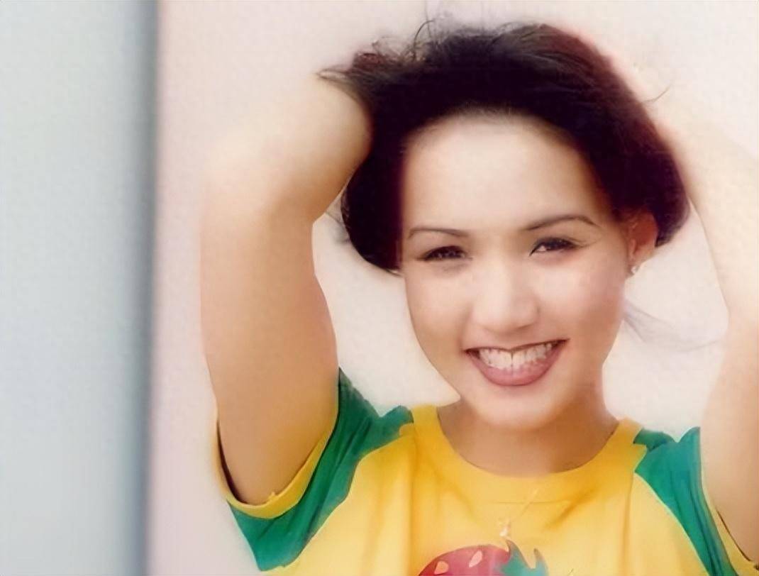 从当红歌姬到"豪门怨妇",黎瑞恩用了12年,现在她过得怎么样?