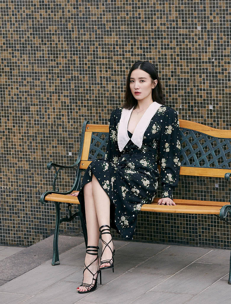 原创宋佳惊艳亮相曼妙身材引发热议谁人能抵挡这绝美魅力