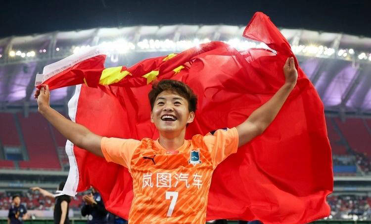王霜领衔女足亚冠夺冠，再度冲击亚洲足球小姐荣誉