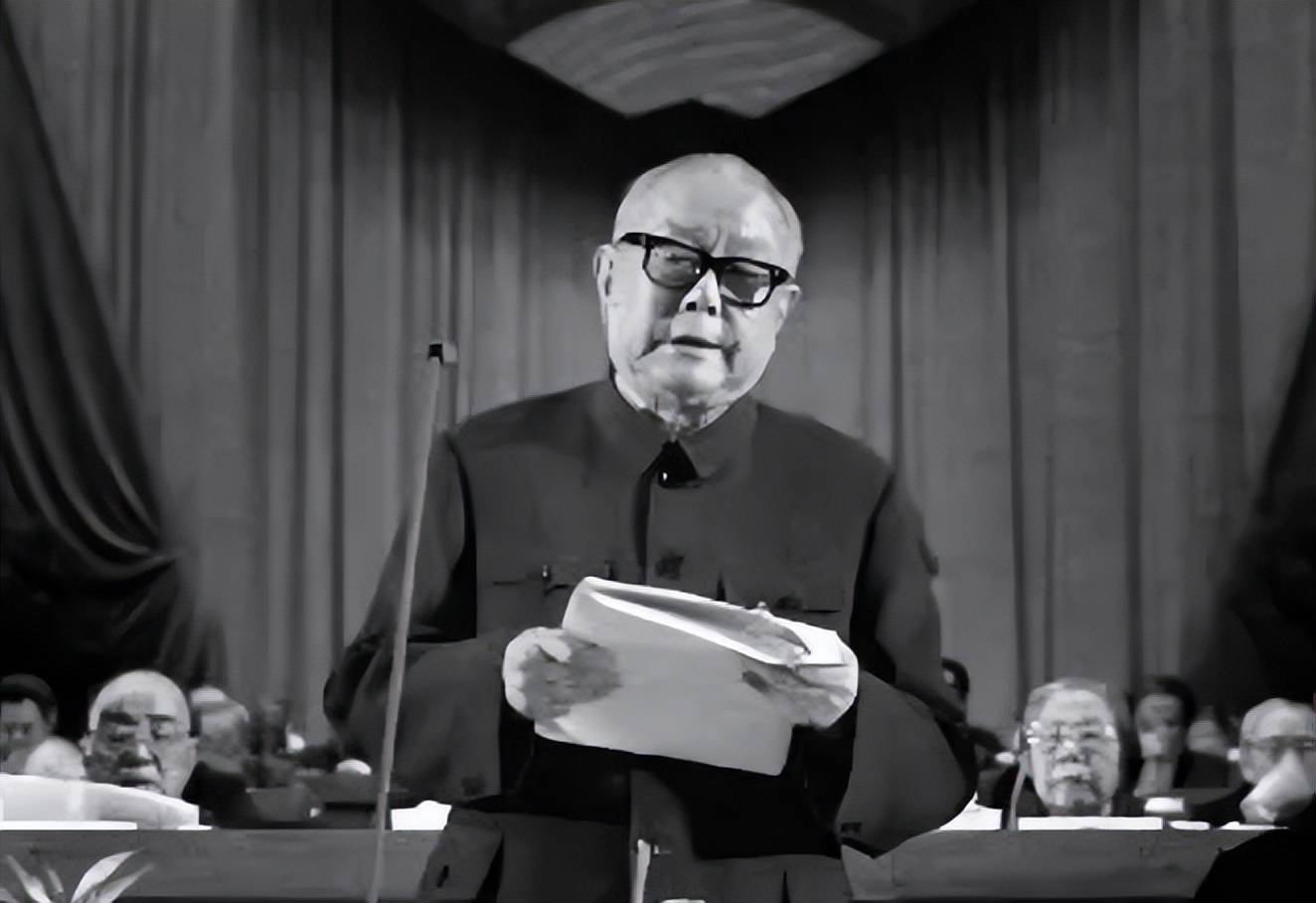 当北京酒店在14楼扩张时，王东辛（Wang Dongxing）