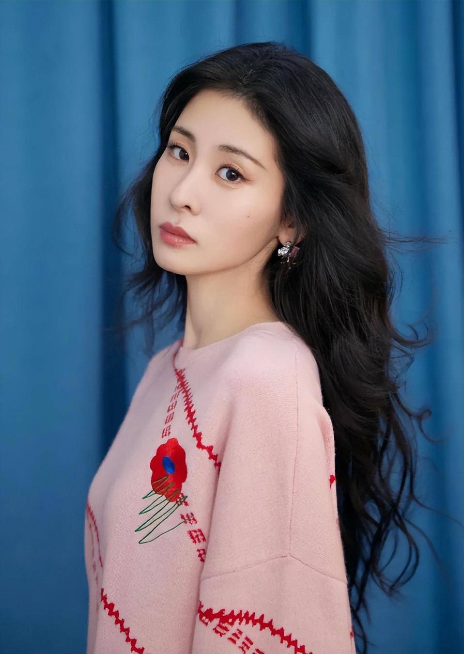 张碧晨:未婚生女4年后,才明白她的"高端棋局"