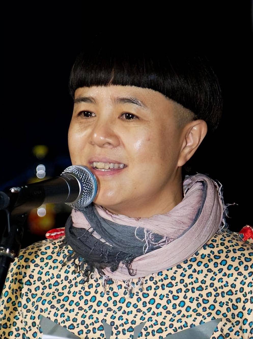 "金龟子"刘纯燕正一步步跌落神坛,这一次,就连王宁也救不了她