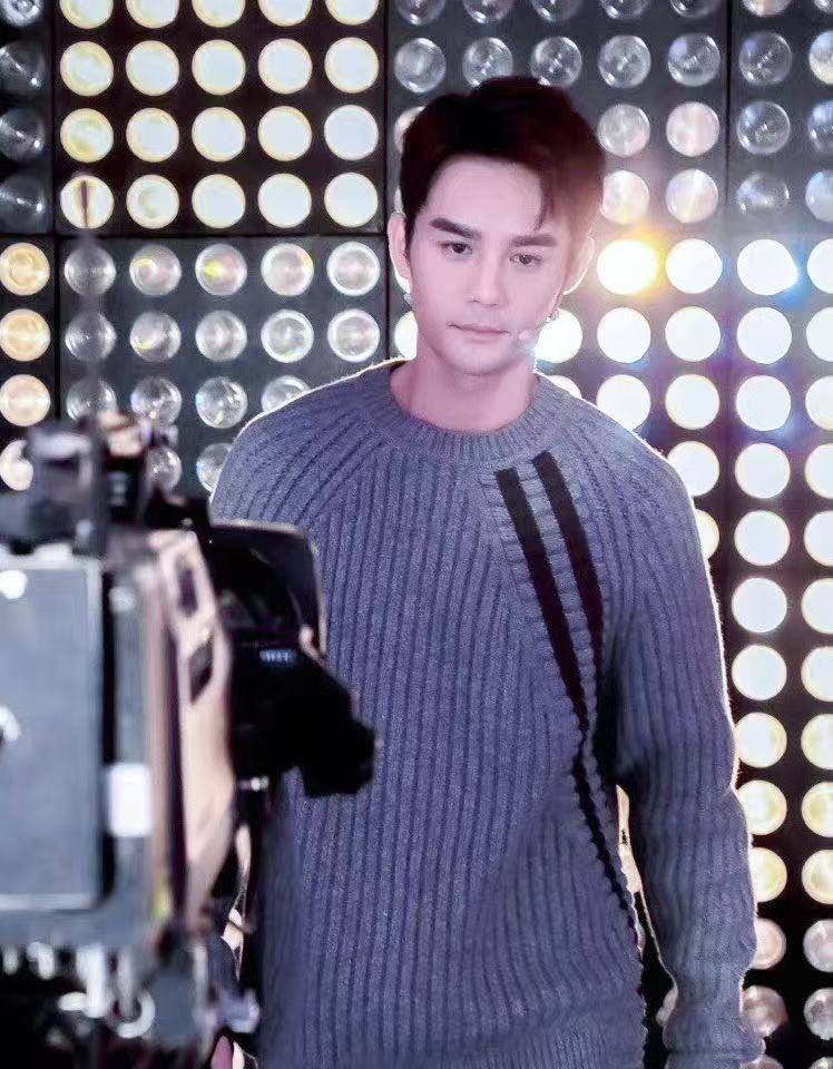 王凯不拍戏便低调,转战圈外领域,意外收获高人气