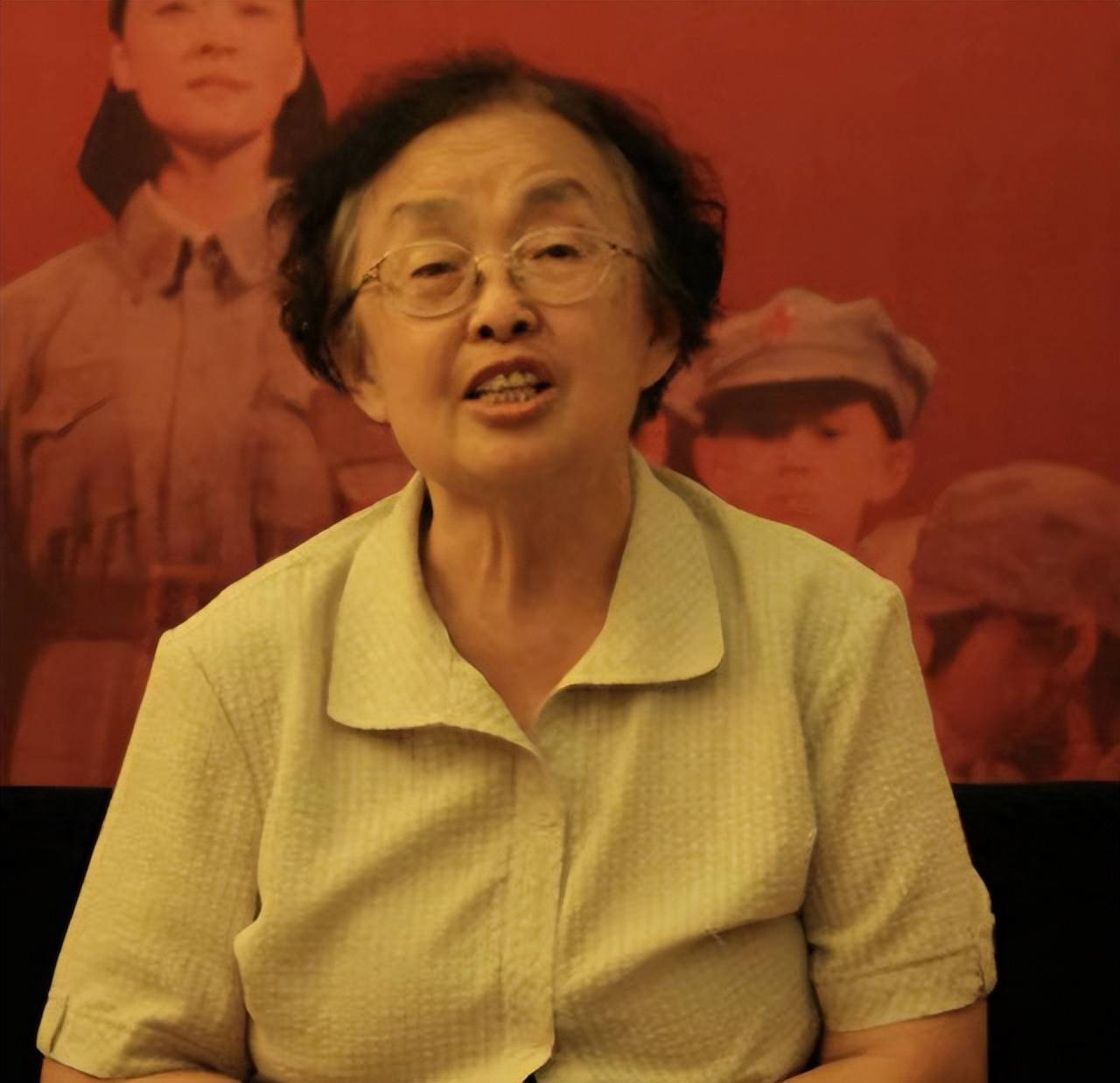 左权女儿想考哈军工却政审不过关,陈赓看后:你多填了个社会关系