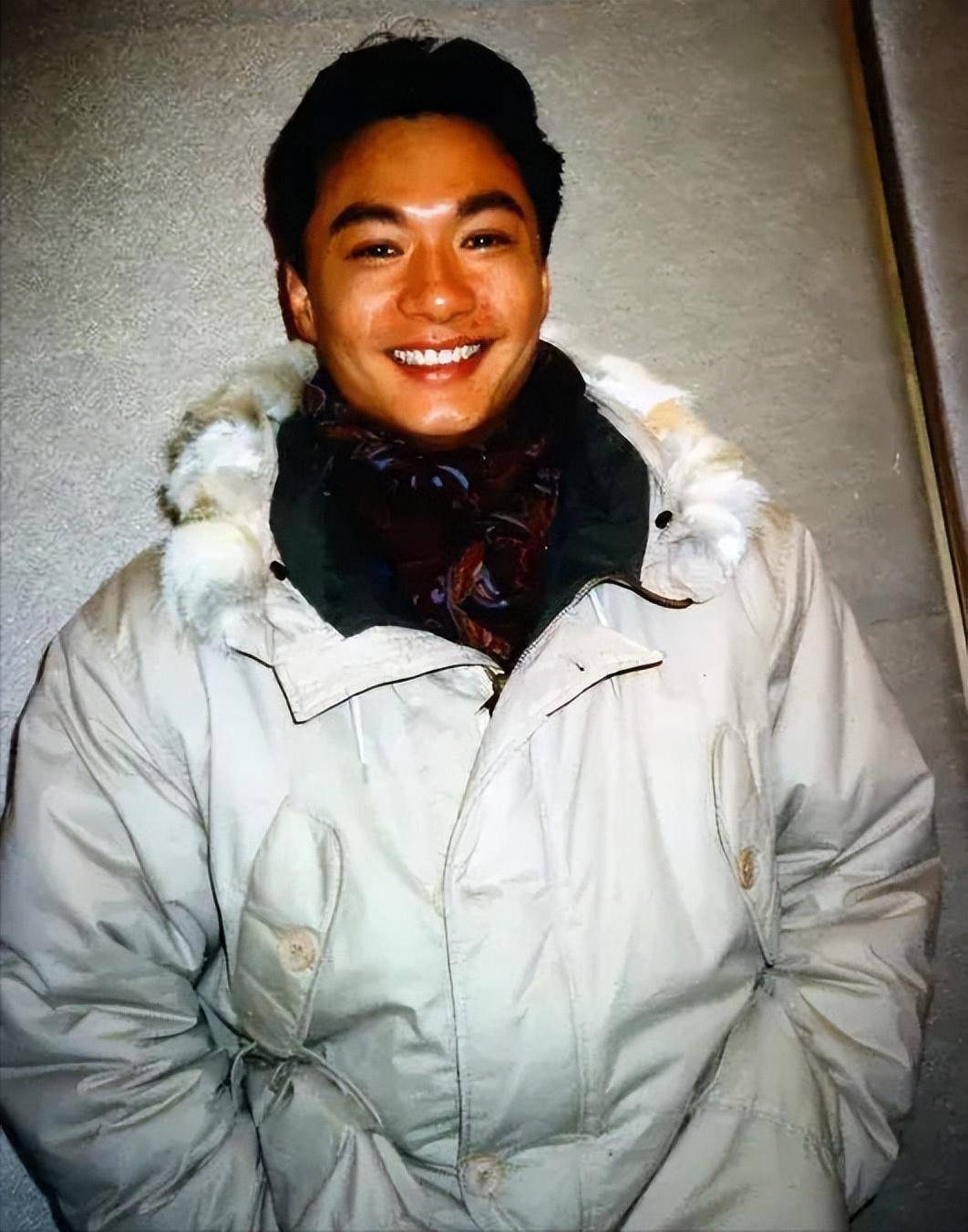 银幕帅哥林俊贤:曾拒绝林青霞,疏远刘嘉玲,隐退多年近况如何