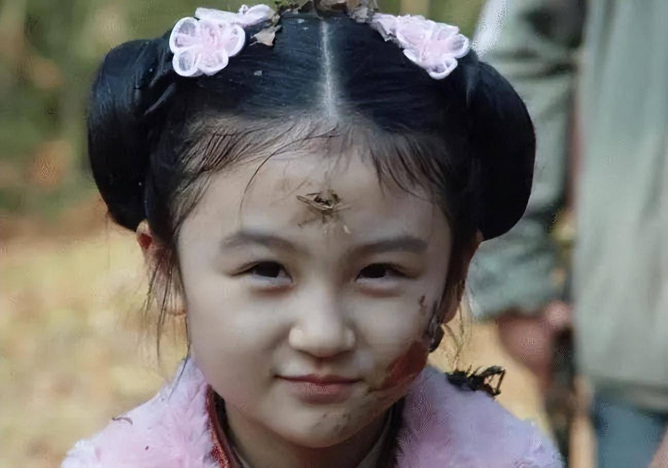 四岁的陆子艺在电视剧爱人香中惊艳亮相