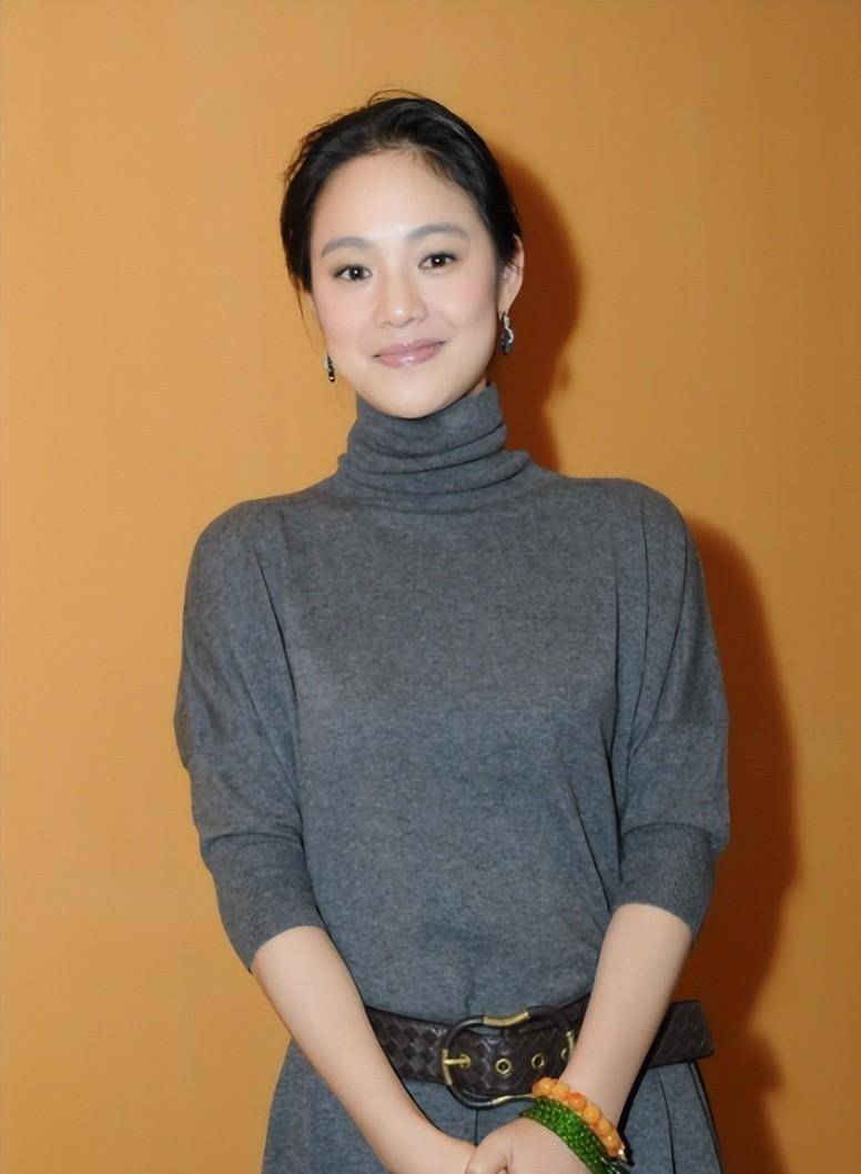 周韵:不靠美貌不闹腾,她让姜文独宠二十年的真实原因