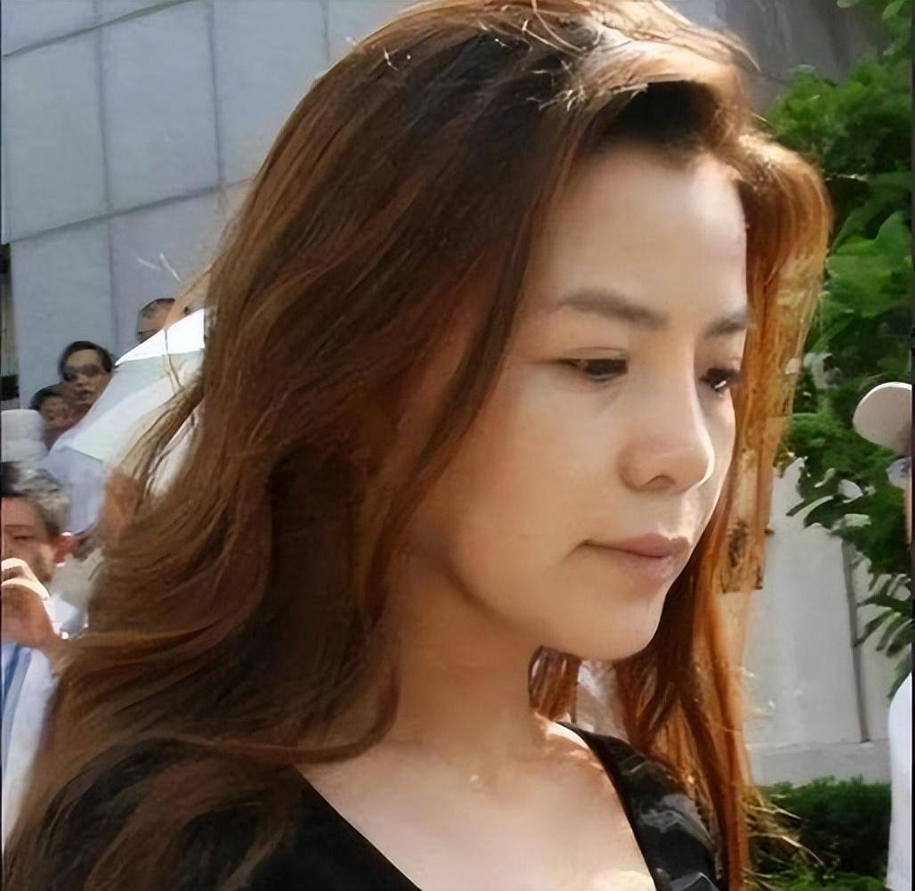 曾被母亲狠心抛弃,有着13年抗癌辛酸路的朱迅,现在怎样了?