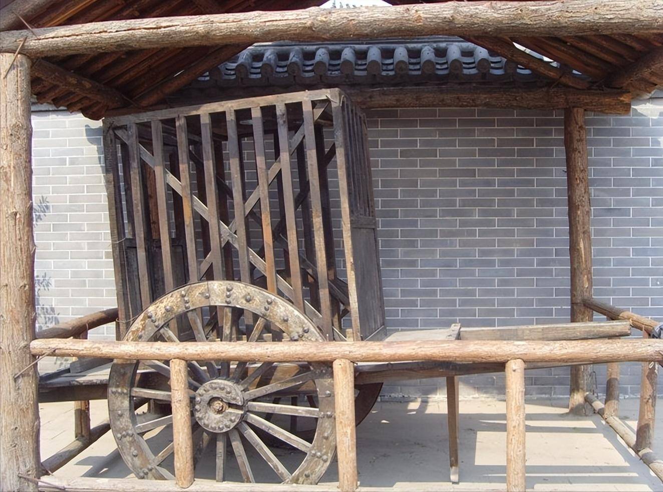 被斩首前,古代犯人为何那么听话,自觉跪下?有3大原因不得不跪