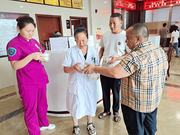 重庆市涪陵区中医院联合爱心企业开展中秋慰问活动 (图5)