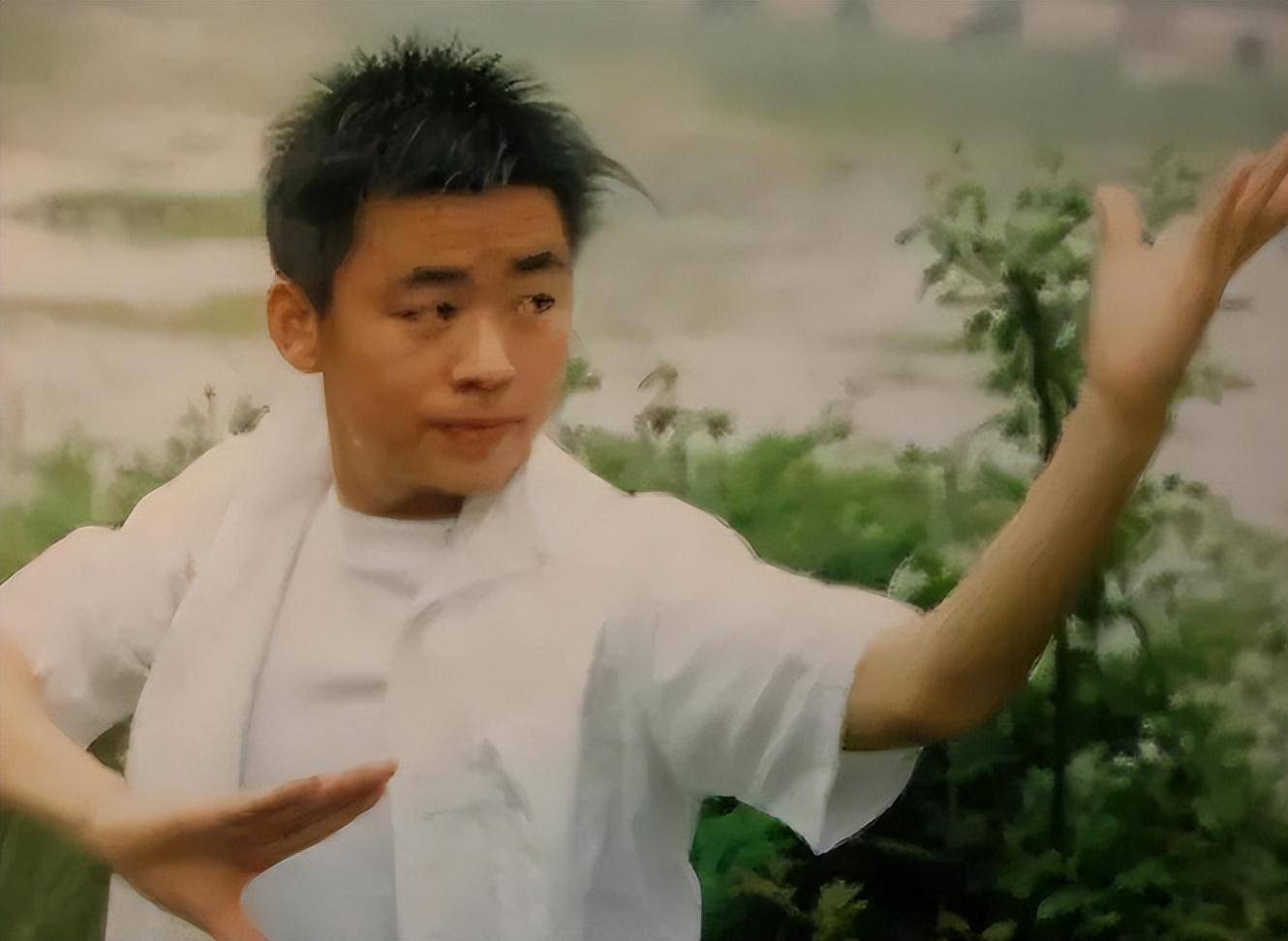 前有马蓉后有冯清,老实本分的王宝强,为何总是在女人上栽跟头?