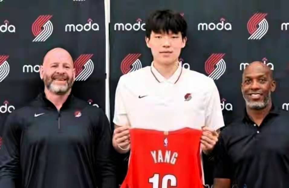 女友陪练,杨瀚森NBA首秀在即,中国新星闪耀波特兰!