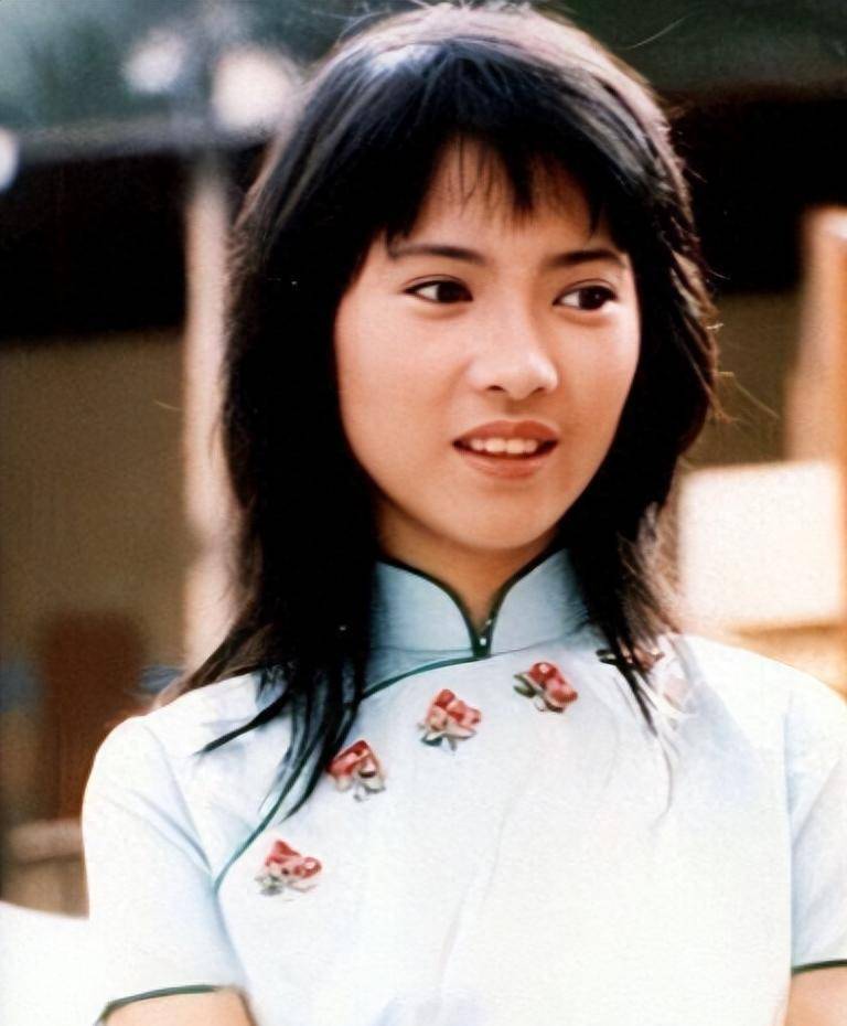 1992年,周慧敏跟蓝洁瑛的一张合照,为何令人唏嘘?