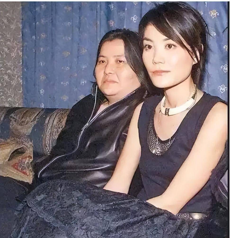 邱黎宽一手捧红天后那英和王菲,收养陈宝莲的儿子