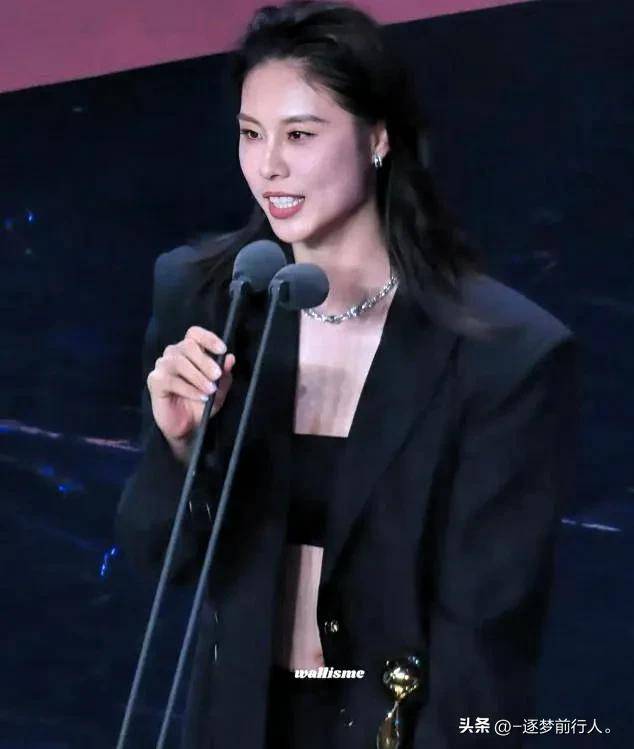 四川女篮三巨头要散伙！韩旭奔澳洲、李梦遇百万欧元邀约，变天了