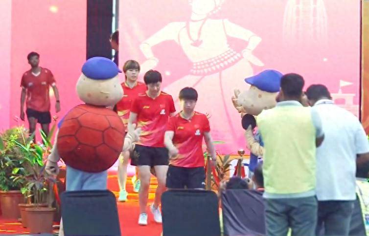 王艺迪迎首秀！孙颖莎王曼昱连续出战，国乒3-0韩国晋级女团决赛