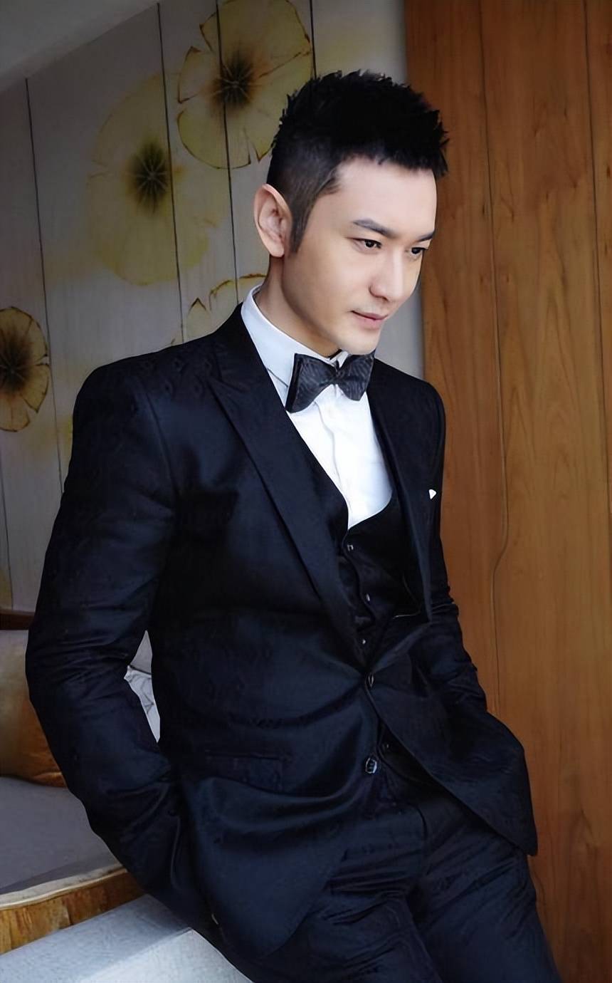 黄晓明的上海滩是否超越了发哥版?网友:相当经典,早超越了