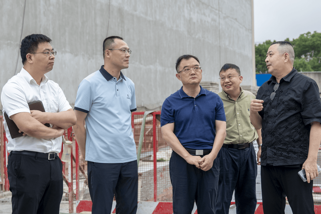 叶修堂书记在讲话中指出,青云谱区正积极推动医疗卫生事业转型升级