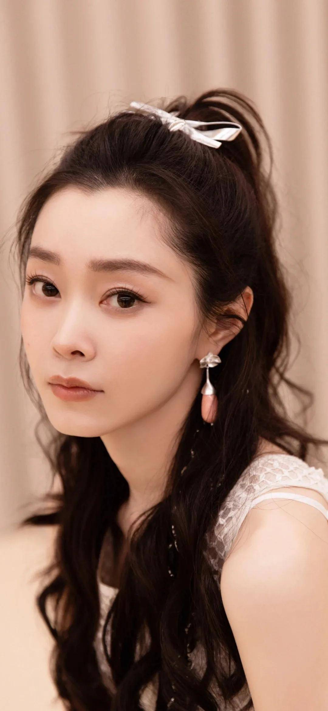 宋轶:风华绝代,笑靥迷人,演绎完美身形的不朽传说