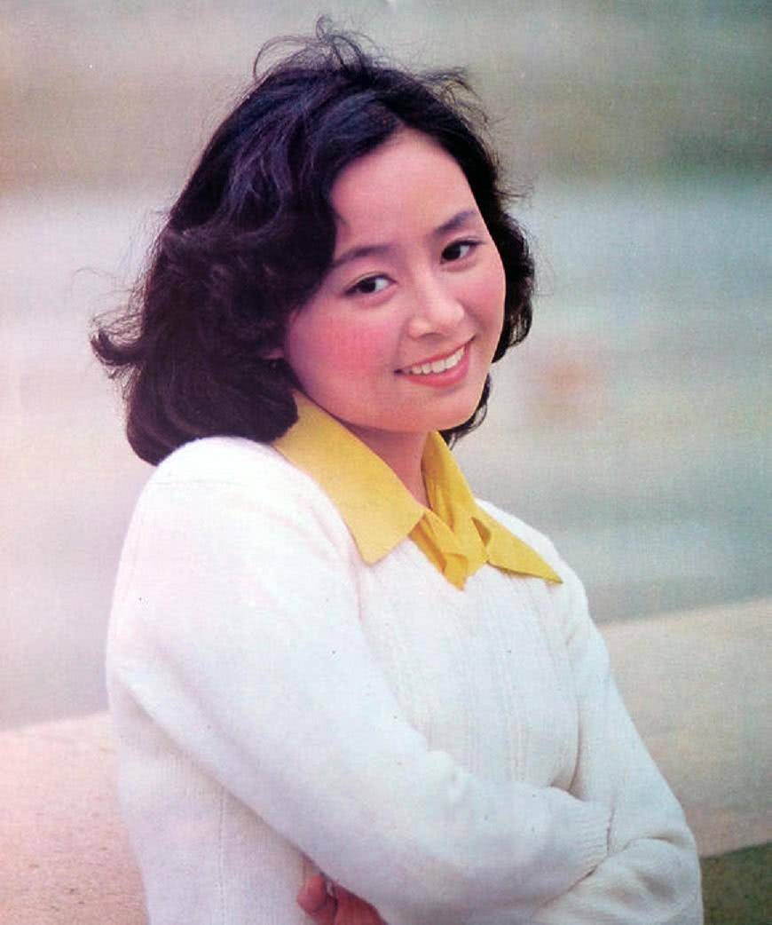 这一次,66岁没有婚姻也无子女的张瑜,她生活怎样?