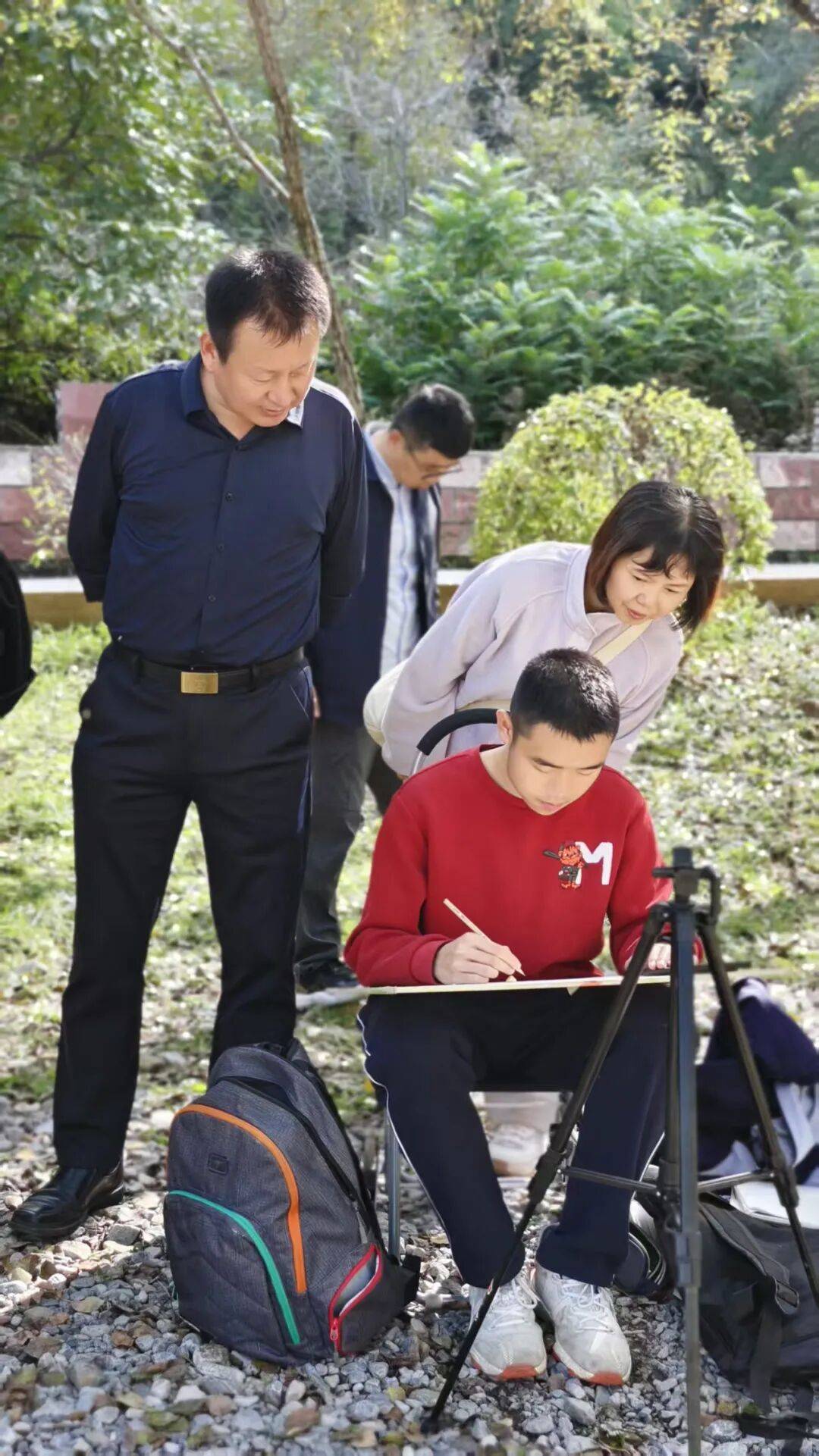 关怀暖人心，指导促成长——郑州艺术幼儿师范学校领导班子赴太行山看望外出写生师生