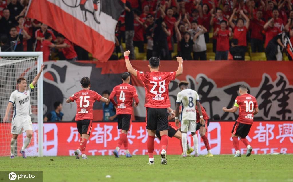 拒掉队！中超榜首三强齐赢球悬念依旧 未来两轮或有全新变化