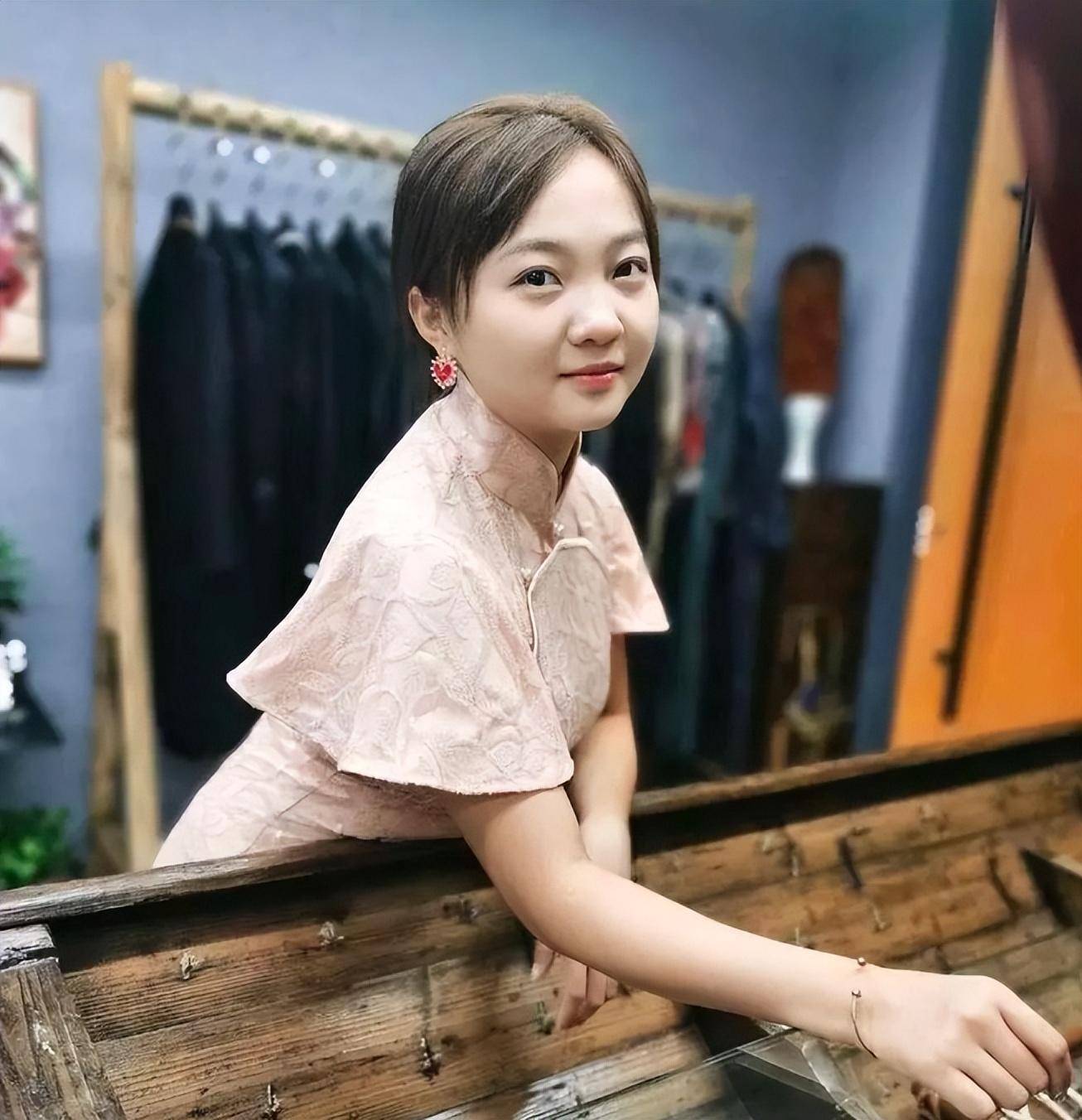 被张艺谋"互换人生",被母亲当摇钱树的林妙可,为何销声匿迹了