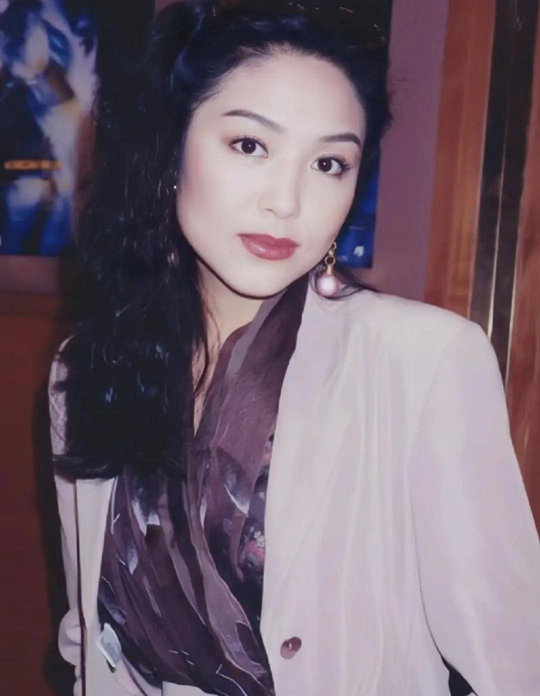 "港姐"拿督夫人与"香港美女"张凤妮,演苗翠花中的二姨太