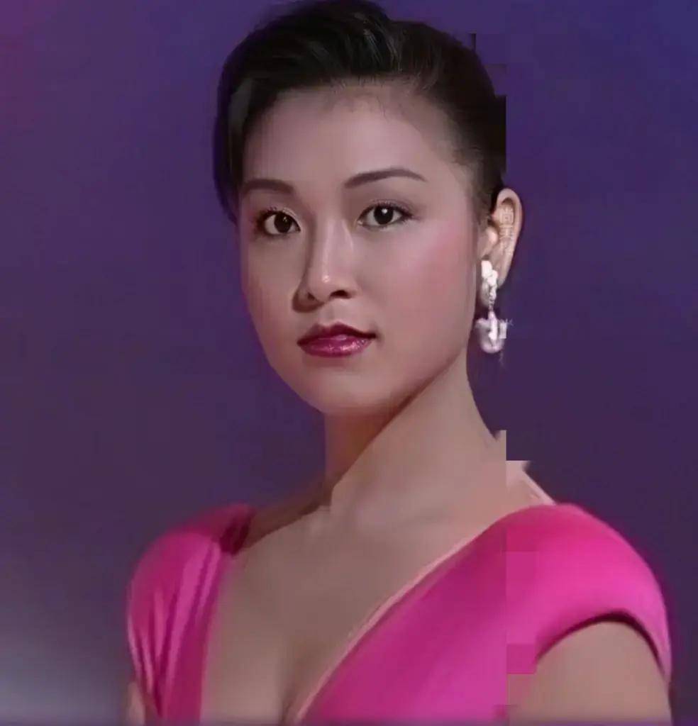 "港姐"拿督夫人与"香港美女"张凤妮,演苗翠花中的二姨太
