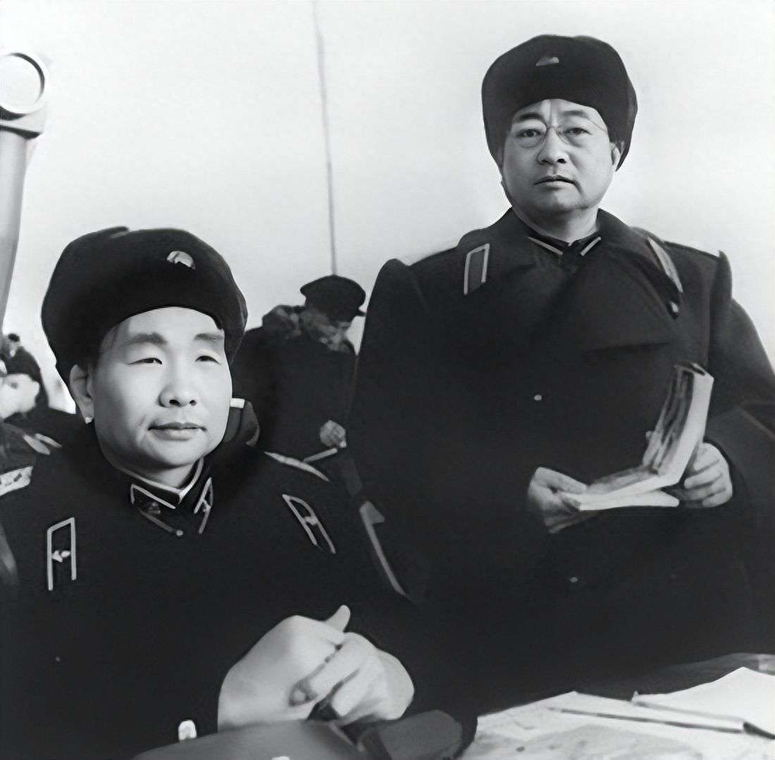 刘亚楼和萧劲光,都看中了一位参谋长,陈赓动了个小心思