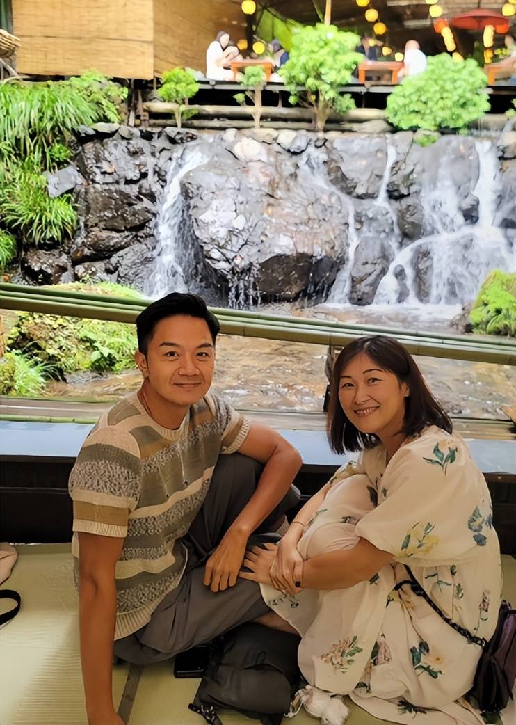 老公是前tvb艺人,结婚十余年有两女一子