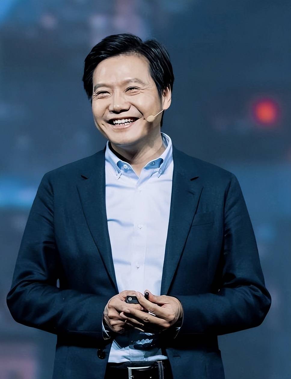 因泄密被辞退1个月,王腾再凭一个举动,令雷军和所有人刮目相看