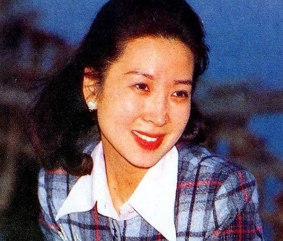 演员吴海燕:因"海霞"而红,丈夫离世一年后,如今她过的怎样了