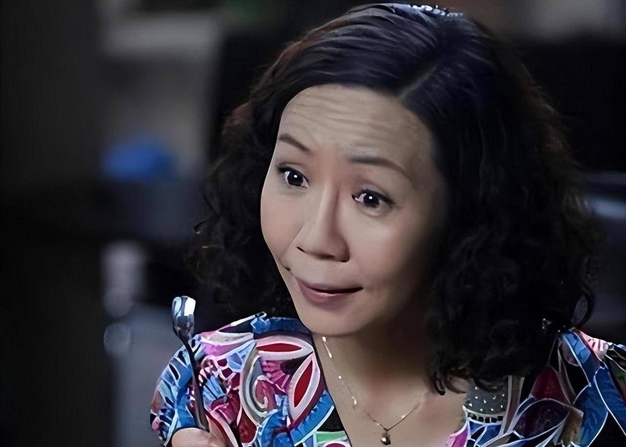 杨青嫁入豪门成阔太,长相惊艳全网,给中年女演员狠狠上了一课!