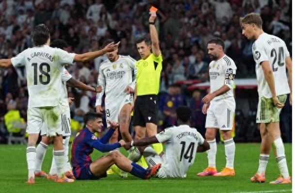 冲动的惩罚!一场2:1让西甲两大豪门付出惨重代价1人染红6张黄牌